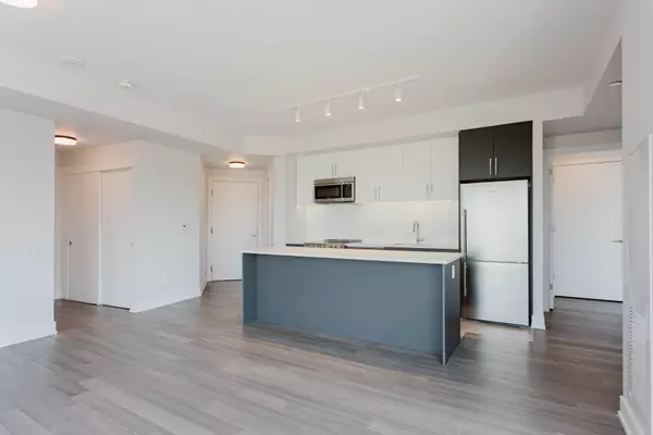 Toronto C04, ON M6B 2Y9,2525 Bathurst ST #607