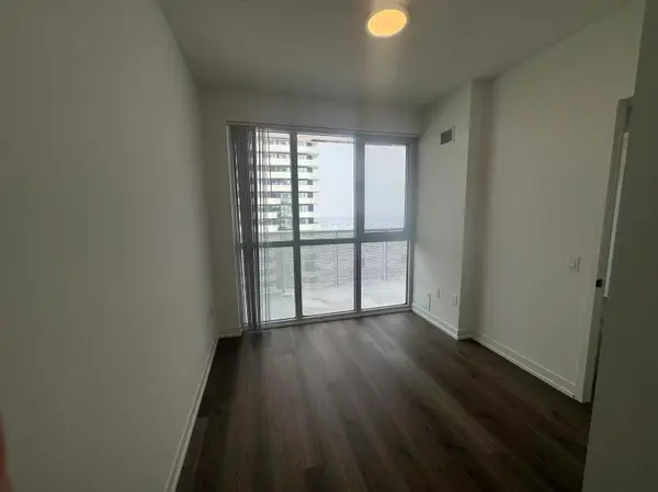 Vaughan, ON L4K 5Z7,8 Interchange WAY #5801