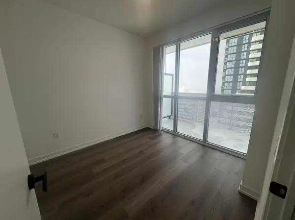 Vaughan, ON L4K 5Z7,8 Interchange WAY #5801