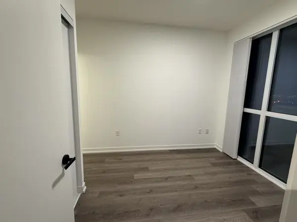 Vaughan, ON L4K 5Z7,8 Interchange WAY #5801