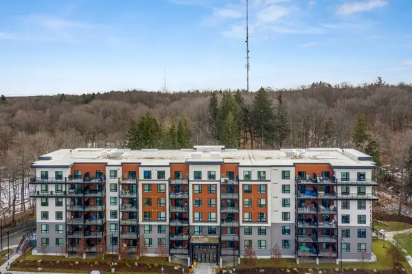 Barrie, ON L9J 0H4,304 ESSA RD #609