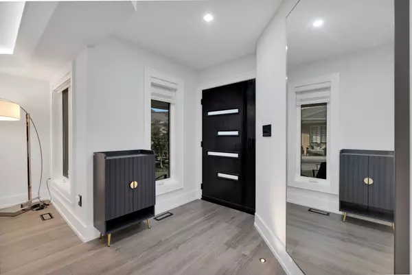 Caledon, ON L7E 2W3,18 Flintwood AVE