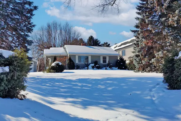 392 Fourth Line, Oakville, ON L6L 5A4