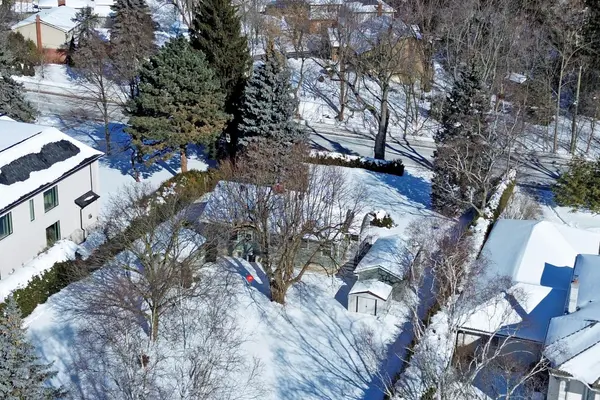 392 Fourth Line, Oakville, ON L6L 5A4