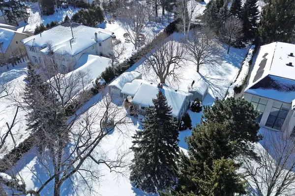 392 Fourth Line, Oakville, ON L6L 5A4