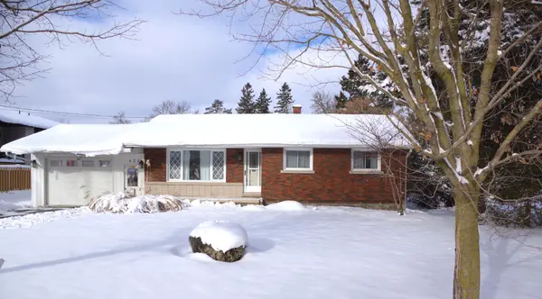 Wellington North, ON N0G 2L2,425 Wellington ST E