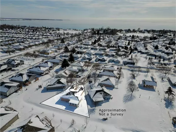 Prince Edward County, ON K0K 3L0,9 Quaker CT