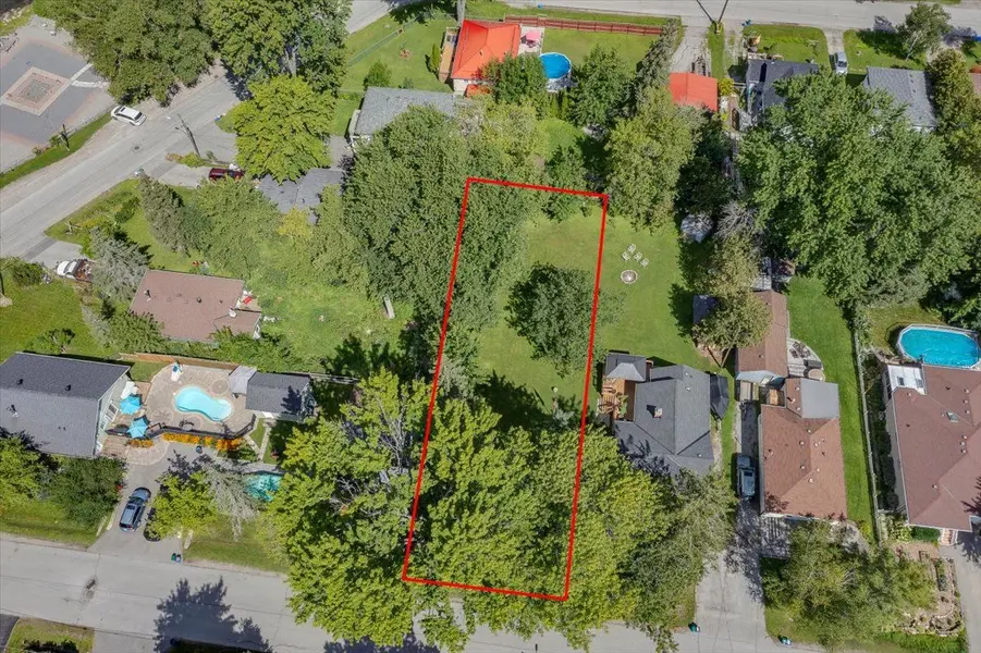 288 Woodycrest AVE, Georgina, ON L4P 2W2