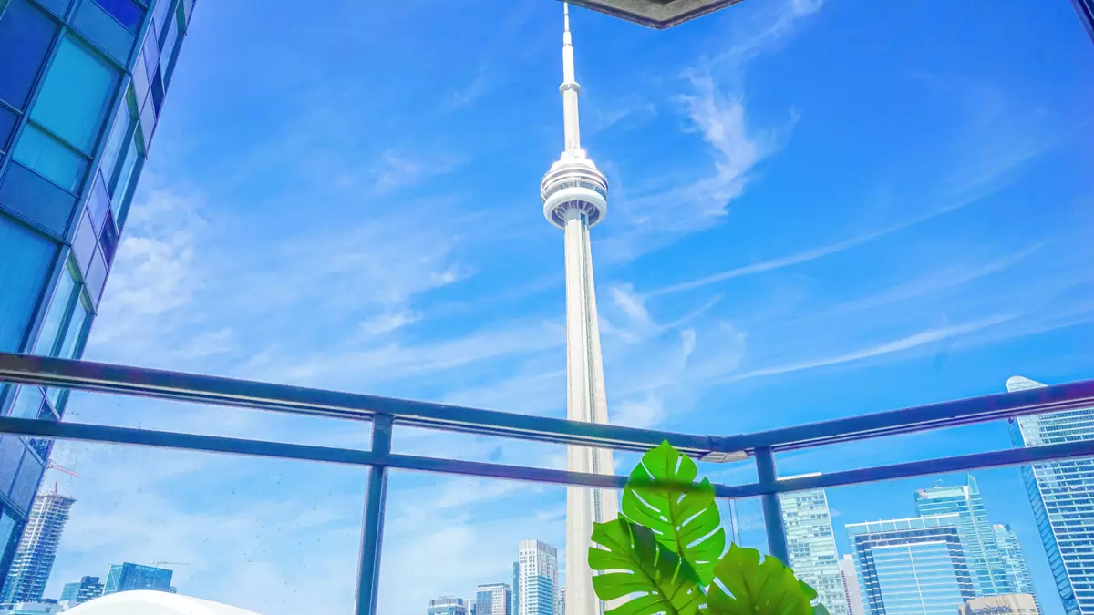 Toronto C01, ON M5J 2Y7,230 Queens Quay W #1726