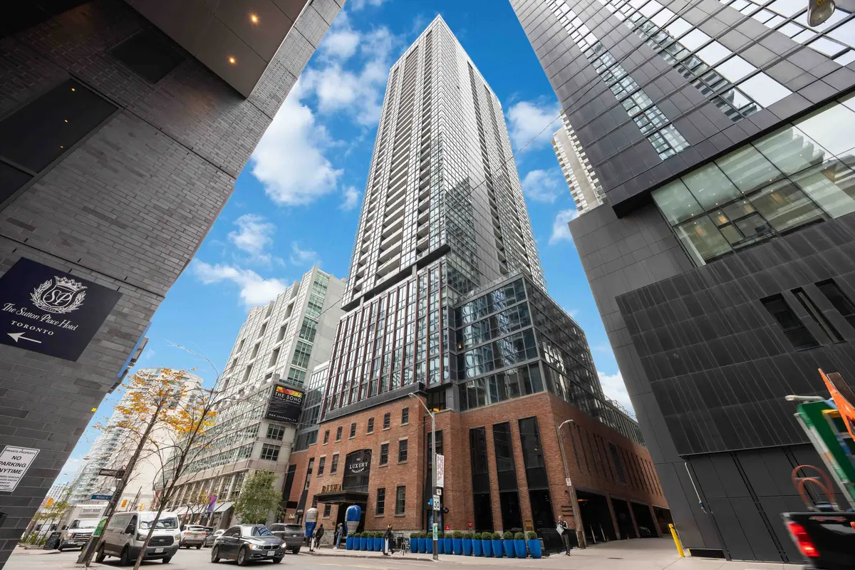 Toronto C01, ON M5V 2G3,88 Blue Jays WAY #2209