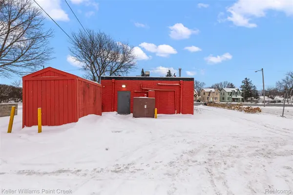 101 N Telegraph RD, Waterford Charter Township, MI 48328