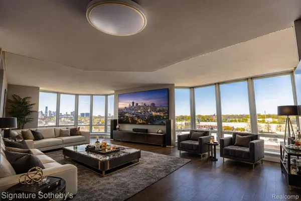 250 E Harbortown DR #703, Detroit, MI 48207