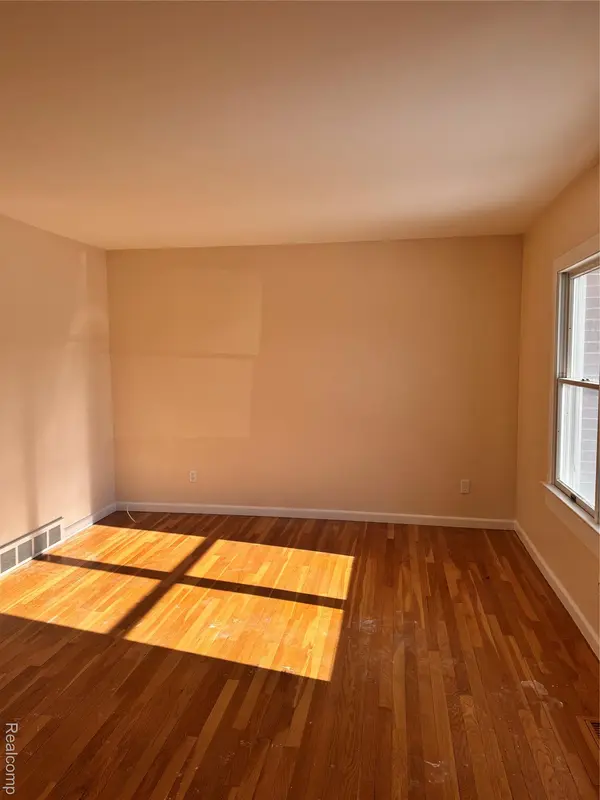 20041 Great Oaks Circle N #317, Clinton Charter Township, MI 48036