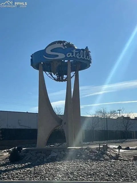 411 lakewood CIR #C903, Colorado Springs, CO 80910