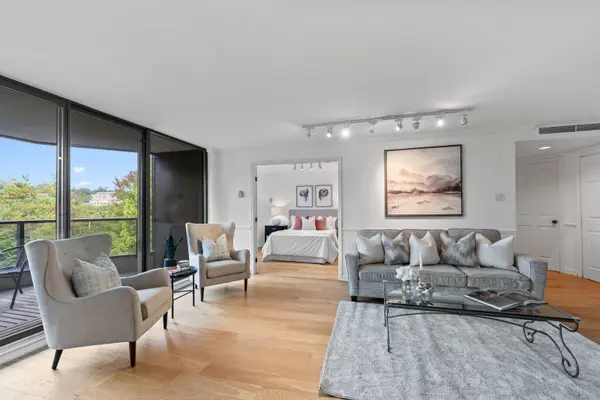 3900 Yonge ST #417, Toronto C04, ON M4N 3N6