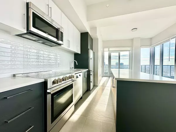 Toronto C04, ON M6B 2Y9,2525 Bathurst ST #1303