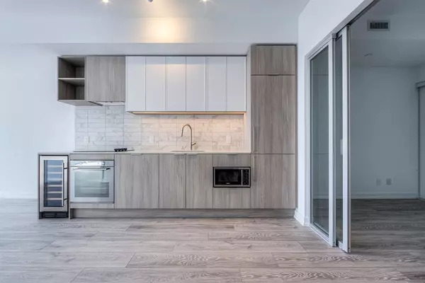 Toronto, ON M5P 0A6,2020 Bathurst ST #1703