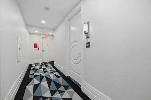 Toronto C01, ON M5V 2G3,88 Blue Jays WAY #2209