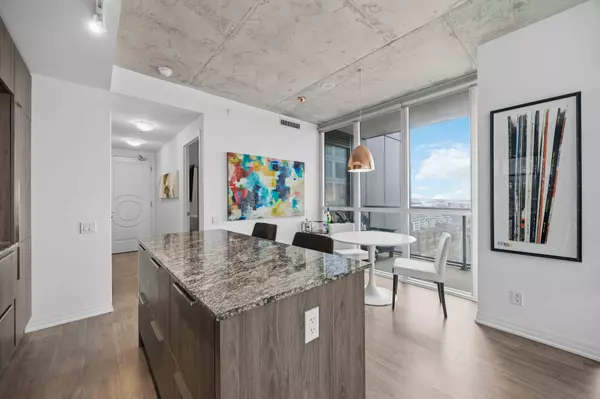 Toronto C01, ON M5V 2G3,88 Blue Jays WAY #2209