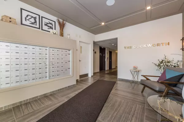 Barrie, ON L4M 0K9,299 Cundles RD E #304