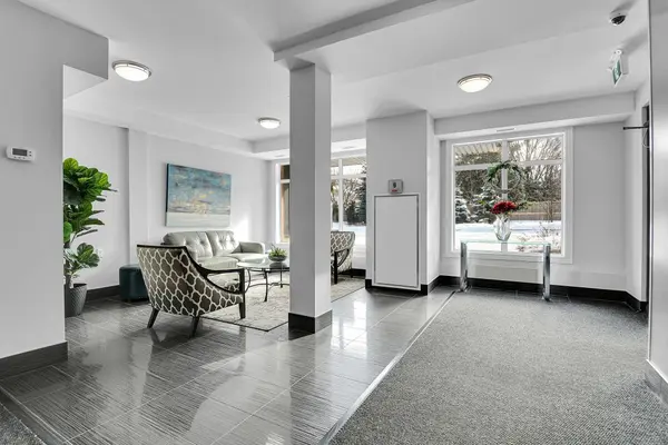 3684 Fallowfield RD #102, Barrhaven, ON K2J 4H3