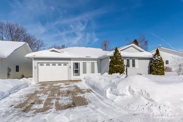5 Cretney DR, Prince Edward County, ON K0K 3L0