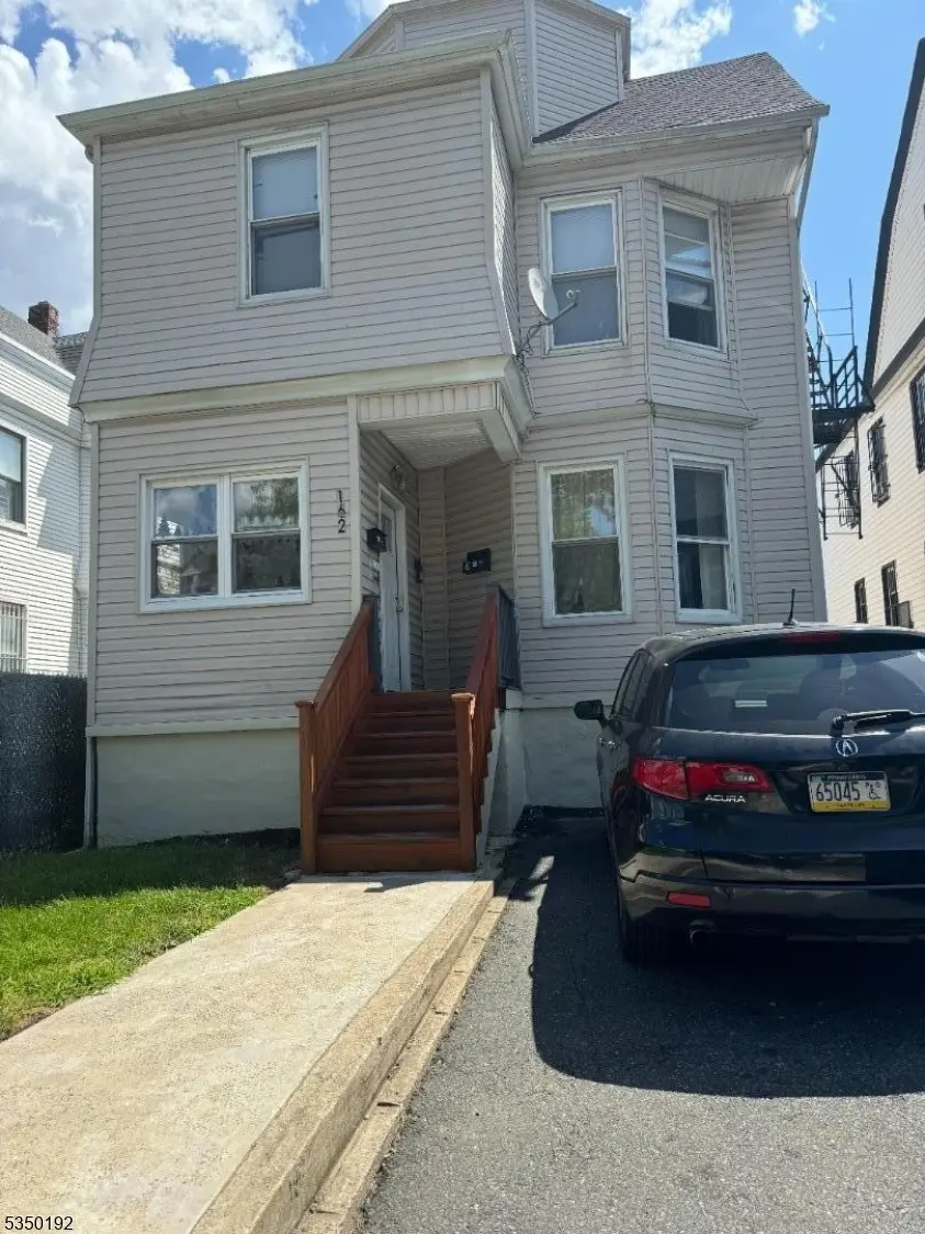 162 N 14Th St, East Orange City, NJ 07017