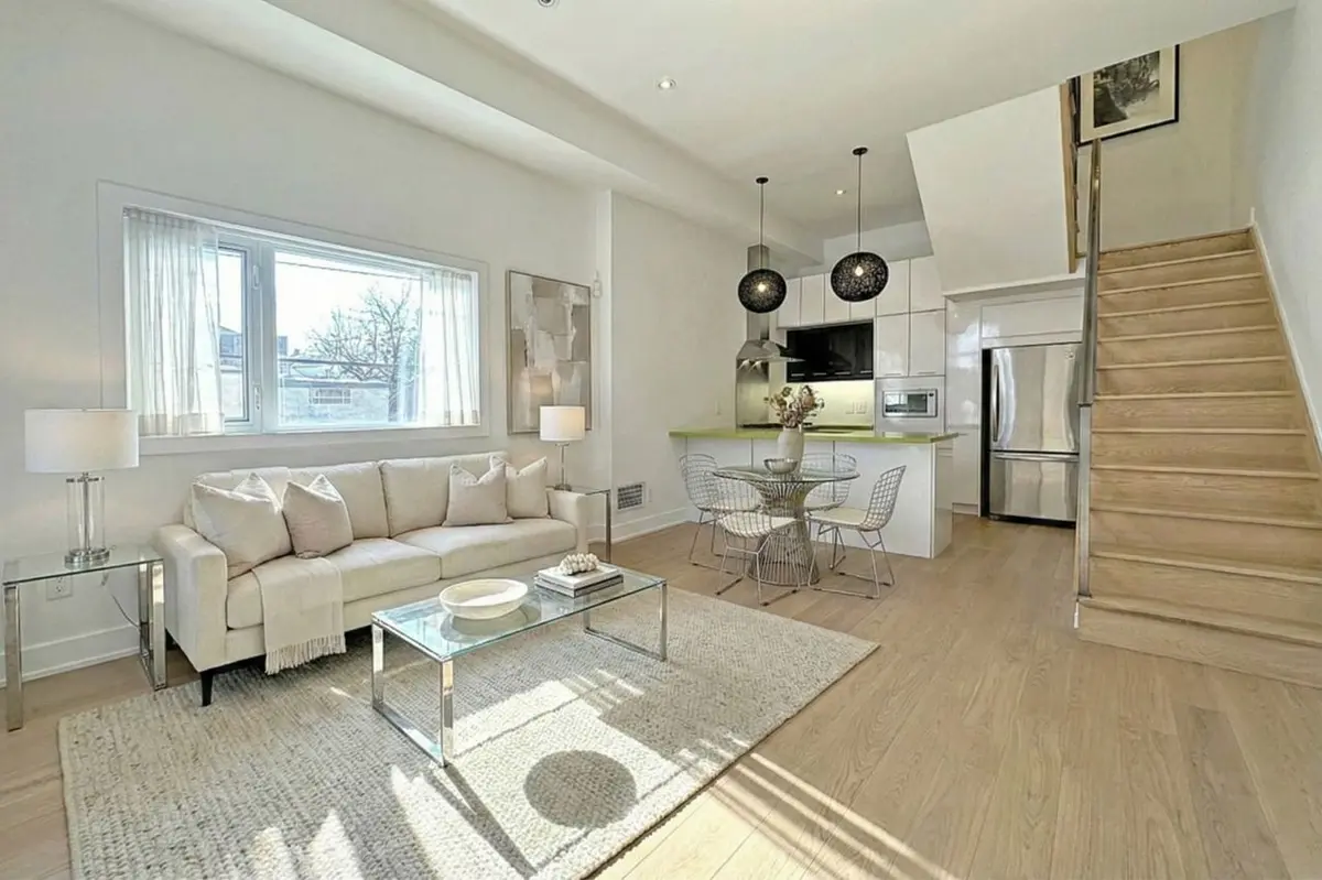 Toronto C02, ON M6G 1Y6,483 Dupont ST #113