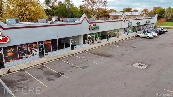 5133 E 9 Mile RD, Warren, MI 48089