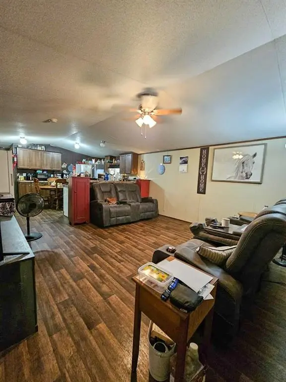 301 An County Rd 1370, Palestine, TX 75801