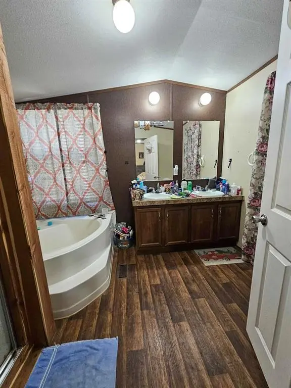 301 An County Rd 1370, Palestine, TX 75801