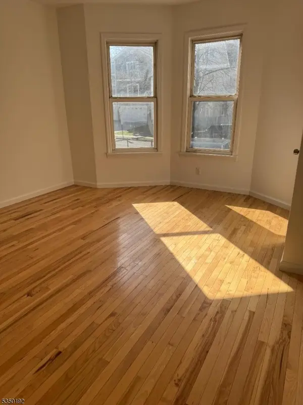 162 N 14Th St, East Orange City, NJ 07017