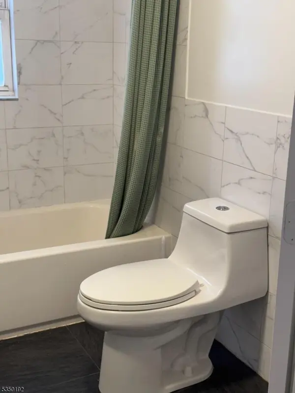 162 N 14Th St, East Orange City, NJ 07017