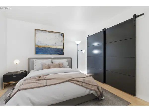 325 NW UPTOWN TER #1A, Portland, OR 97210