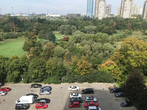20 Edgecliff Golfway #1403, Toronto C11, ON M3C 3A4