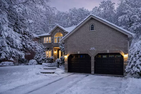 43 Crimson Ridge RD, Barrie, ON L4N 9S1