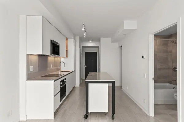 Barrie, ON L4N 1S9,39 MARY ST #2908