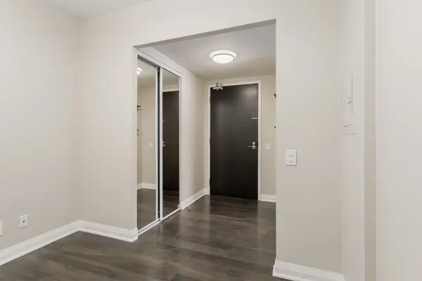 1 Valhalla Inn RD #1710, Toronto W08, ON M9B 1S9