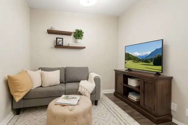 1 Valhalla Inn RD #1710, Toronto W08, ON M9B 1S9