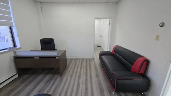 Brampton, ON L6T 3W4,1055 Clark BLVD #SF 6