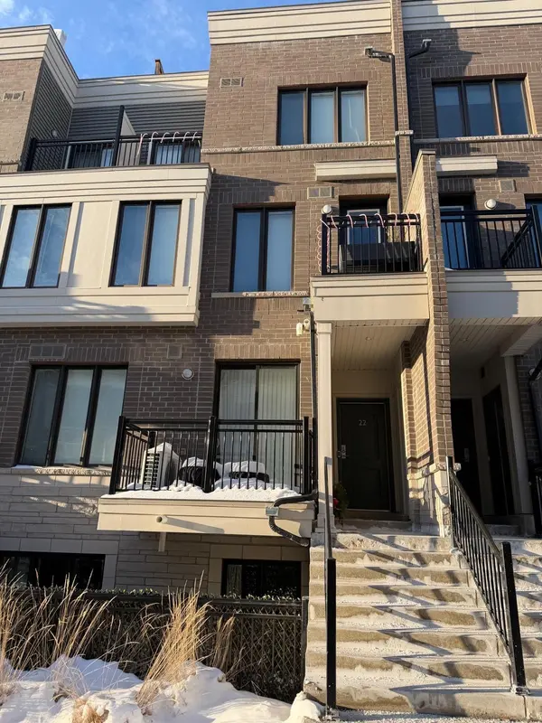 Toronto, ON M8W 1N6,130 Long Branch AVE #23