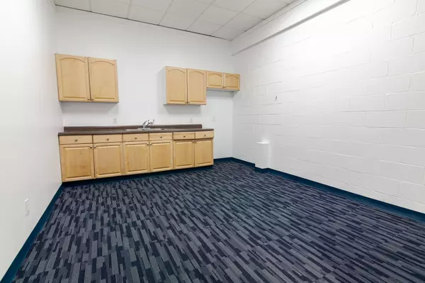 Elmvale Acres And Area, ON K1B 4T7,2710 Lancaster RD #117