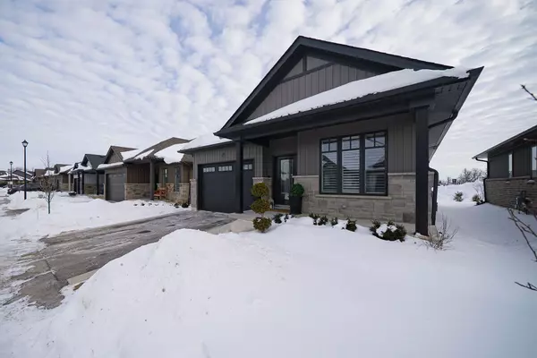 Haldimand, ON N0A 1J0,24 Craddock BLVD #8