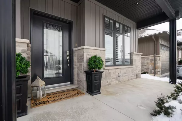 Haldimand, ON N0A 1J0,24 Craddock BLVD #8