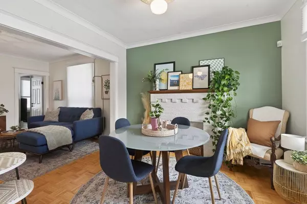 Hamilton, ON L8H 4P1,19 Huxley AVE N