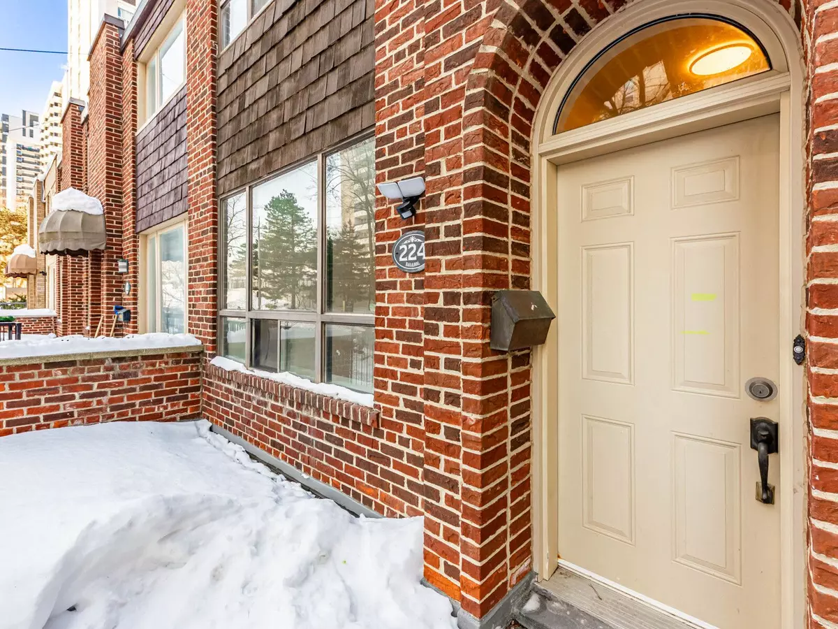 Toronto C10, ON M4S 1C5,224 Balliol ST