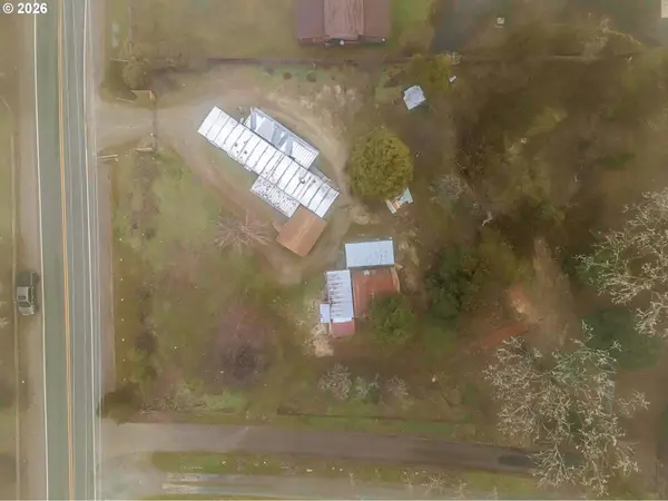 1833 PLEASANT VALLEY RD, Merlin, OR 97532