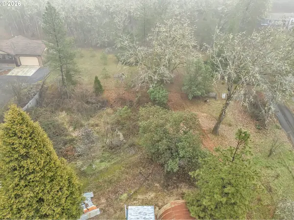 1833 PLEASANT VALLEY RD, Merlin, OR 97532