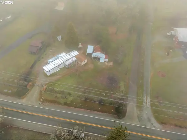 1833 PLEASANT VALLEY RD, Merlin, OR 97532