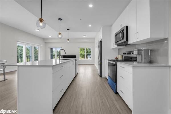 121 Mary ST #211, Clearview, ON L0M 1G0